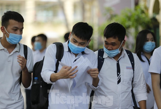 Hai trường đại học công bố điểm sàn xét tuyển điểm thi tốt nghiệp THPT